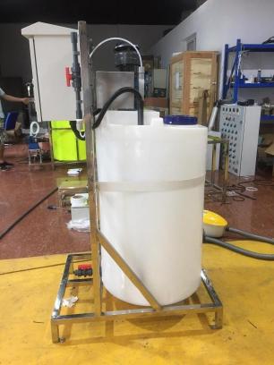 單桶單泵加藥設(shè)備