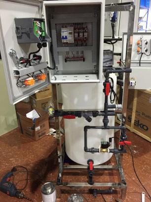 單桶循環(huán)水加藥裝置